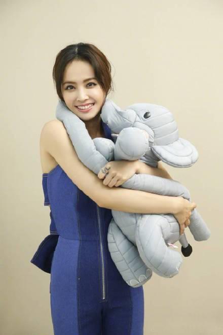 请你吃瓜蔡依林,蔡依林邀你共享甜蜜瓜果时光