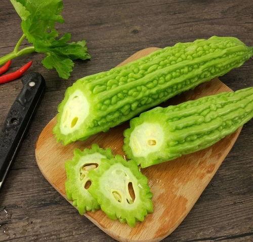 旺柴吃瓜对视,一场趣味横生的视觉盛宴